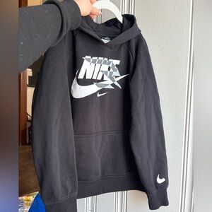 Nike Boys Black Hoodie with White Graphic Size 8
